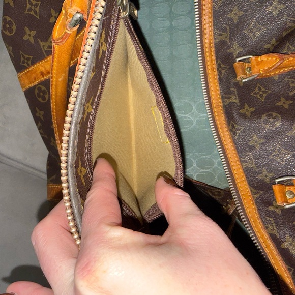 Louis Vutton Keepall Duffle - Picture 10 of 16